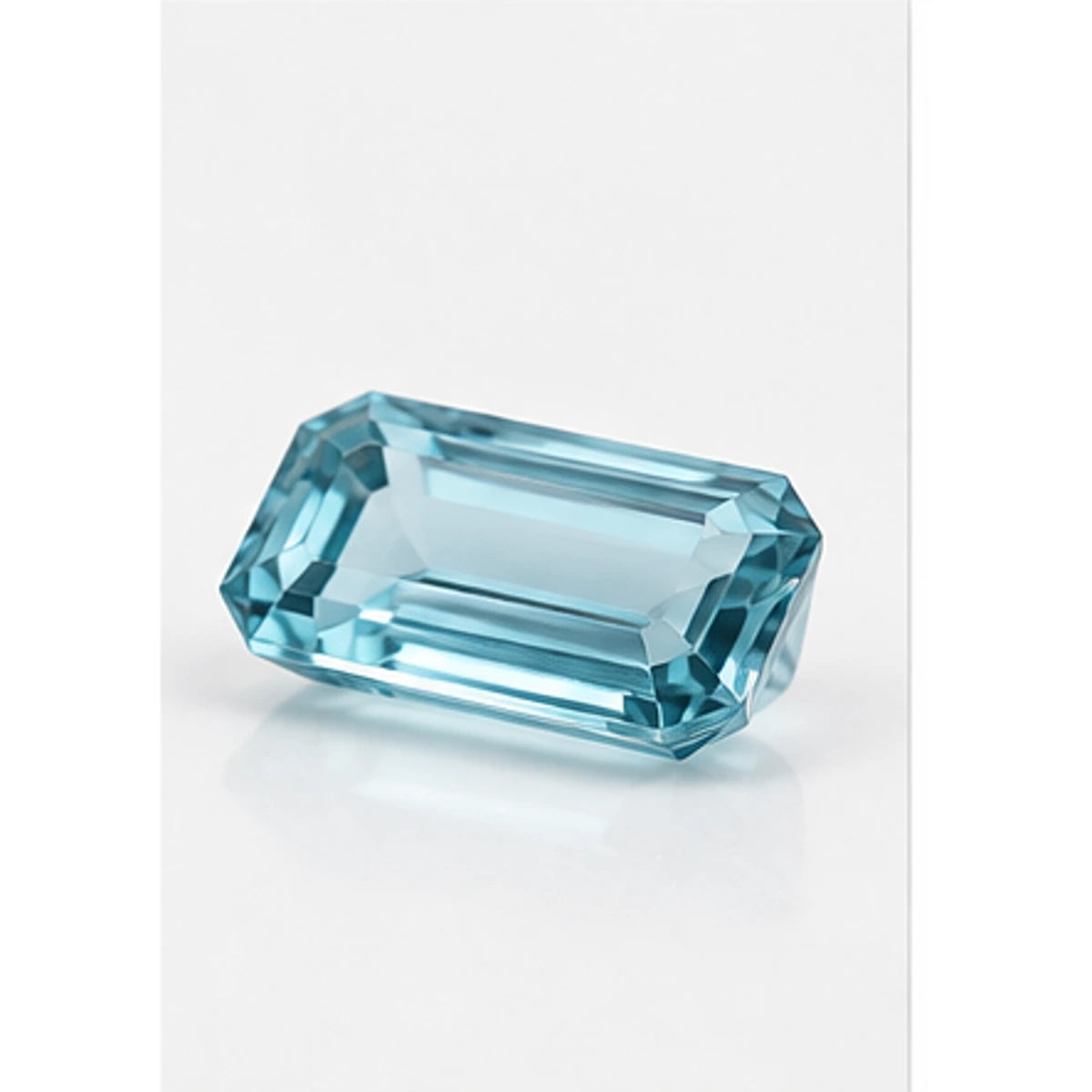 Aquamarine gemstone side view